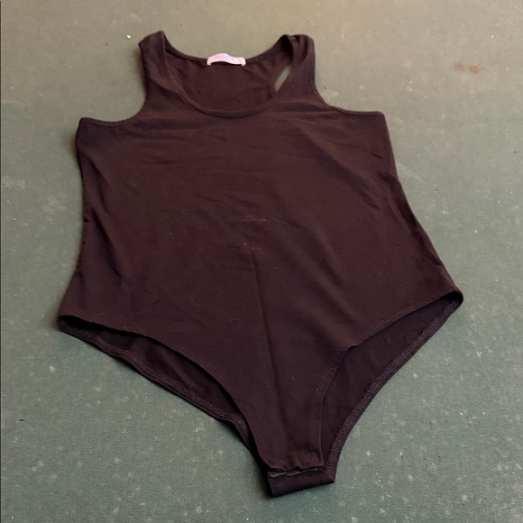 Mangopop Tops - Black Sleeveless Bodysuit. ‎   CAJA # 1 A